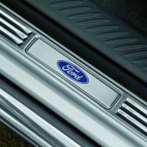 Pragovi sprednjih in zadnjih vrat z logotipom Ford